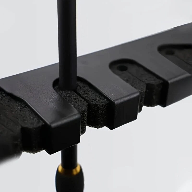 Nástenný vešiak na udice