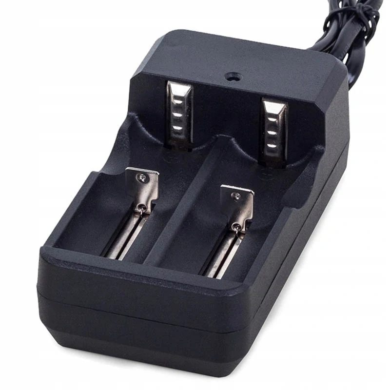 Duálna nabíjačka na cylindrické lítium-iónové batérie