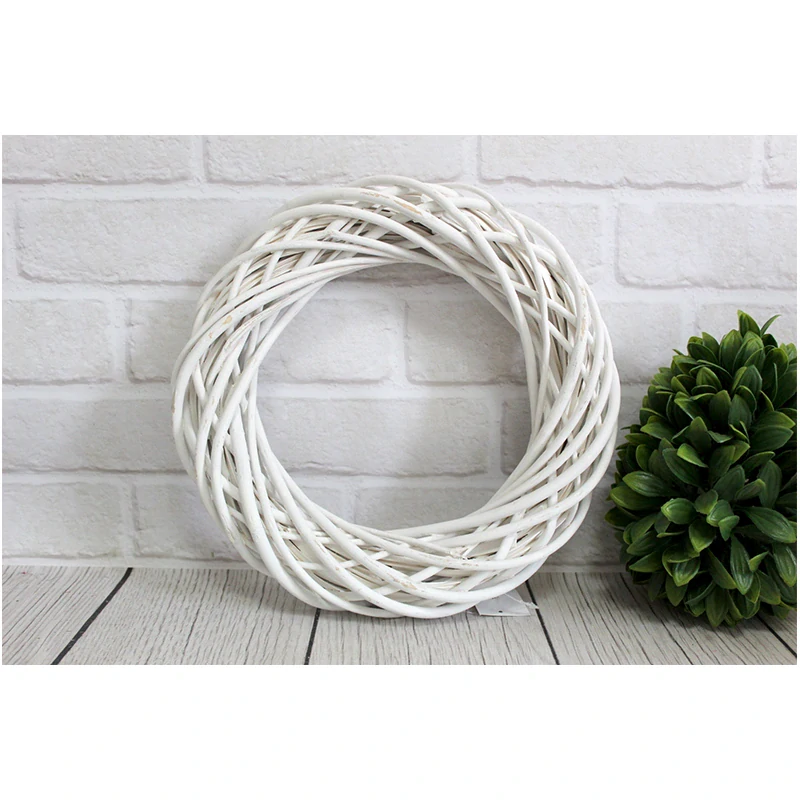 Veniec ratanový farebný - 30 x 30cm