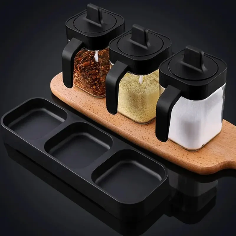 Sada sklenených koreničiek na podstavci s dávkovacími lyžičkami