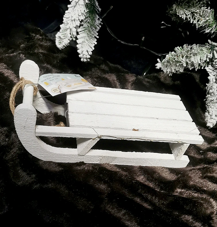 Drevené sánky dekoračné 31 x 15 x 10,5 cm LED - biele
