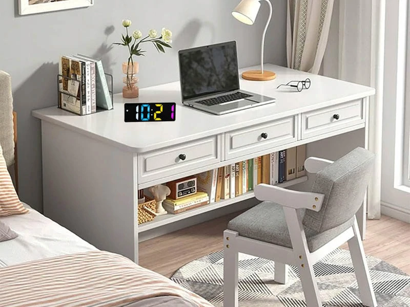 Farebný digitálny budík s teplomerom