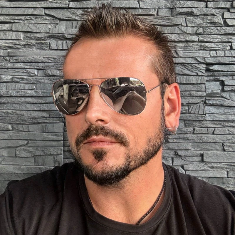 Slnečné okuliare pilotky – ikonický štýl s nádychom elegancie