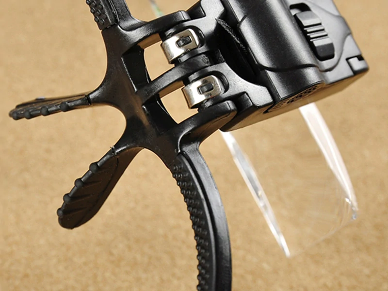 Čelová LED lupa 1x - 3,5x