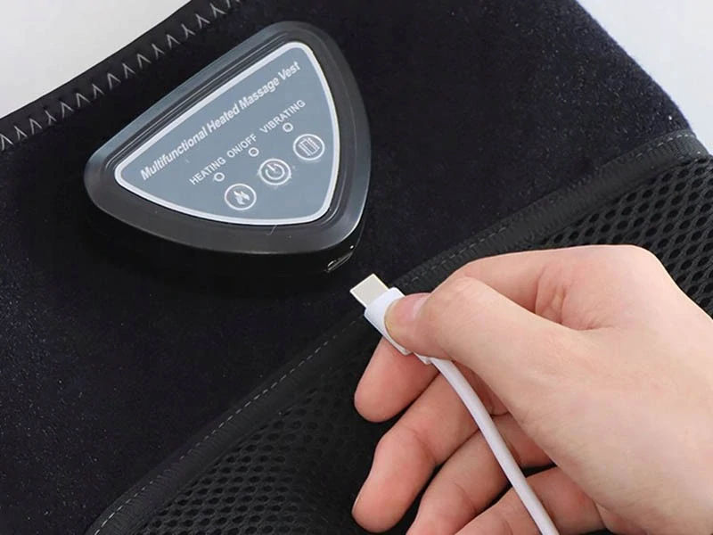 Elektrický masážny prístroj s funkciou vyhrievania