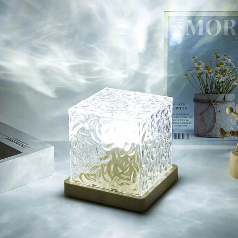 Krištáľová RGB lampička v tvare kocky s diaľkovým ovládaním