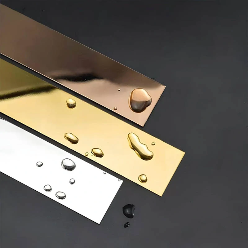 Ozdobná samolepiaca páska zlatá 2 cm × 10 m