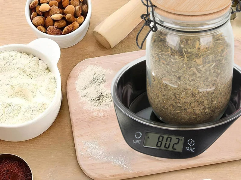 Elektronická kuchynská váha 5 kg čierna