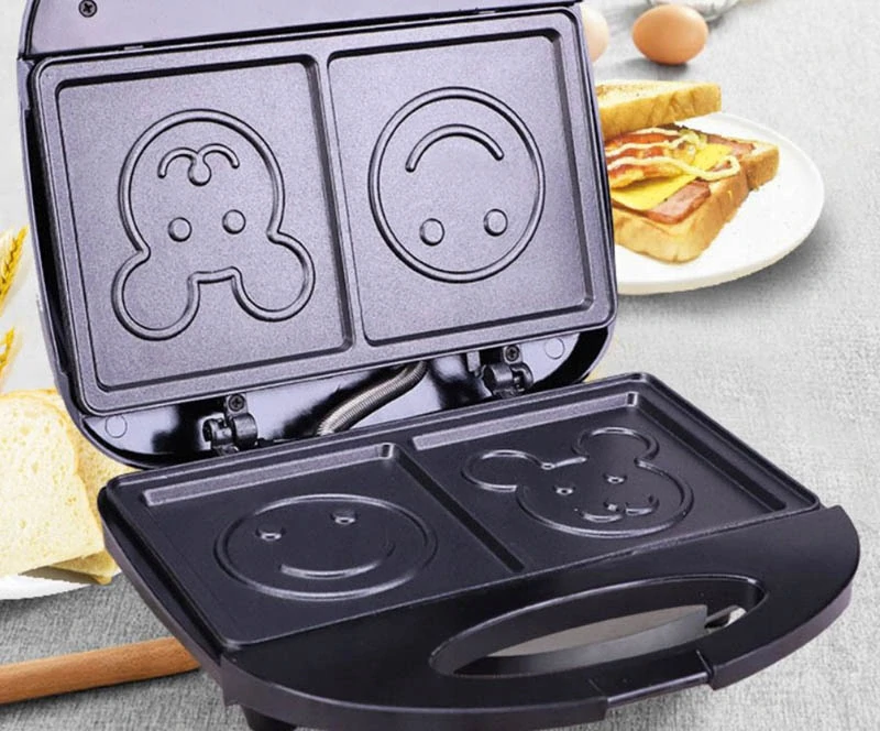 Toastovač na sendviče Smajlíky 750W