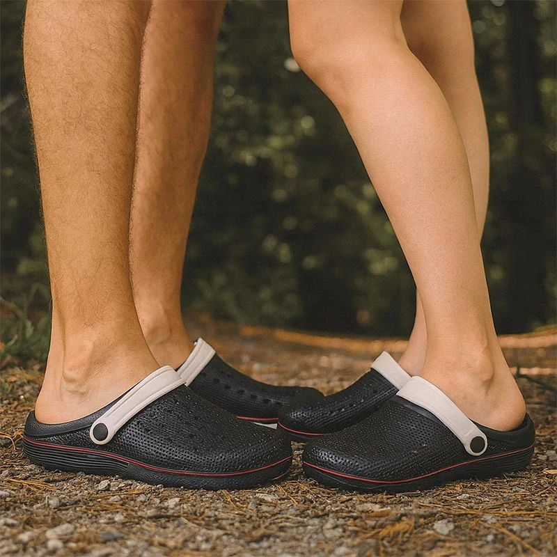 Kroksy čierne s bielym pásom – veľkosť 36