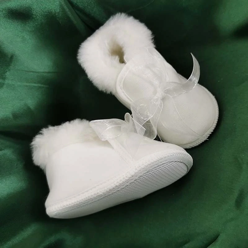 Christopher - Detské topánky capačky s kožušinkou biele