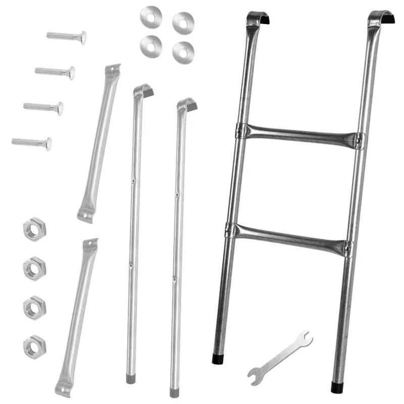 Kovový rebrík k záhradnej trampolíne