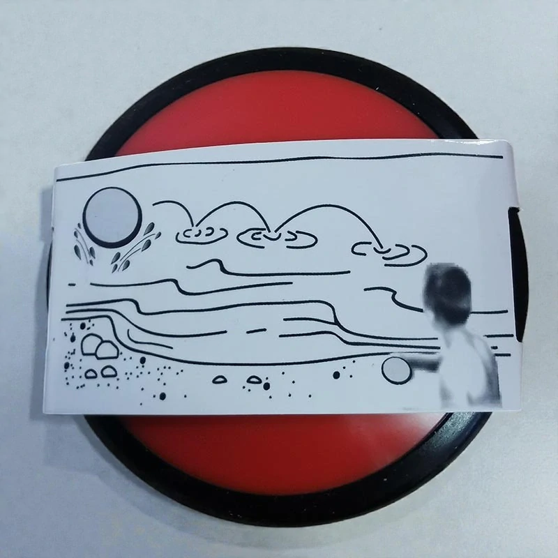 Plávajúci disk na hádzanie po vode červený - priemer 7,5 cm