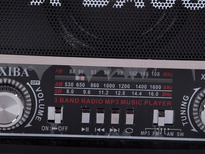 Prenosné retro rádio s MP3 prehrávačom X-BASS červené