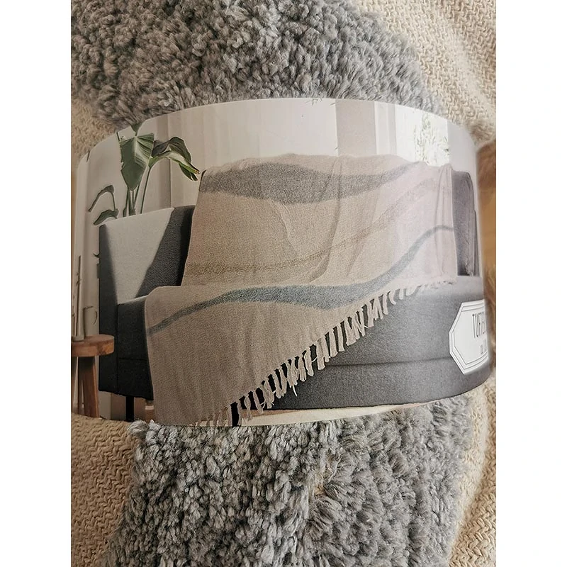 Dekoratívna prikrývka s tuftovaným vzorom 130 × 160 cm