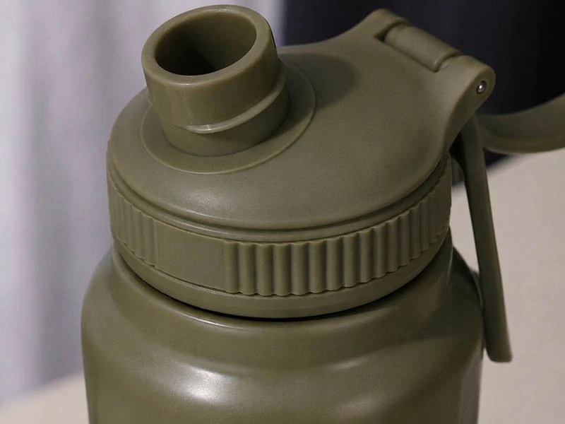 Nerezová termoska s náustkom 700 ml zelená
