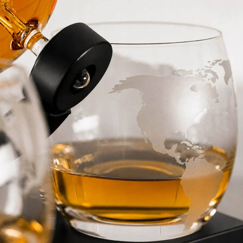 Karafa Globe 1000 ml so 4 pohármi na whisky