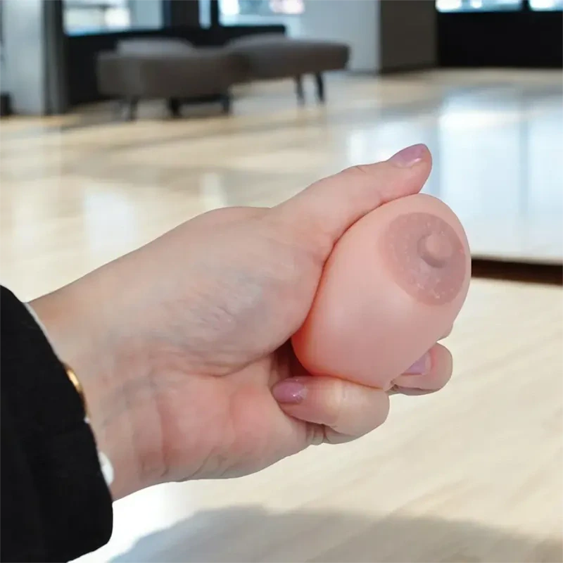 Antistresová loptička v tvare ženského prsníka 5 cm
