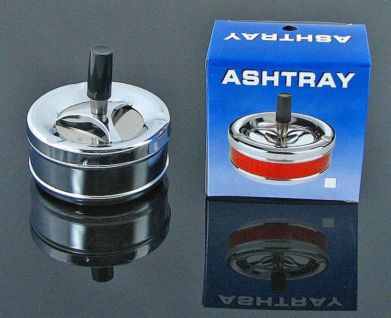 Otočný kovový popolník uzatvárateľný strieborný 9,3 cm