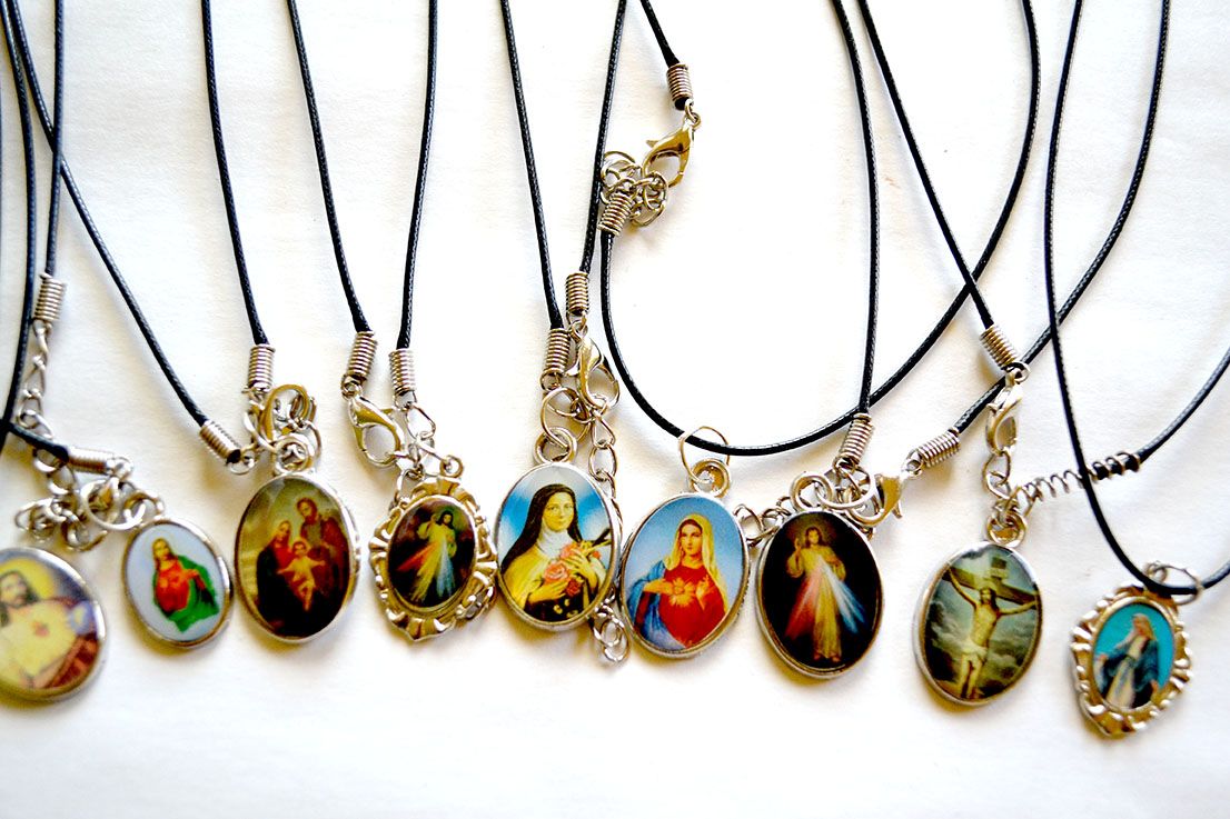 Náhrdelník Saint koža