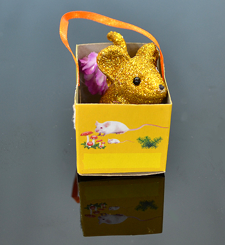 Myška v darčekovej taške