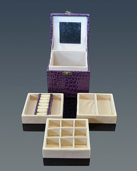 Kufrík na šperky fialový