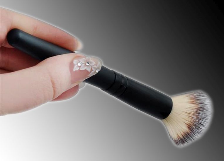 Kozmetický štetec na make-up Basic 13,5cm