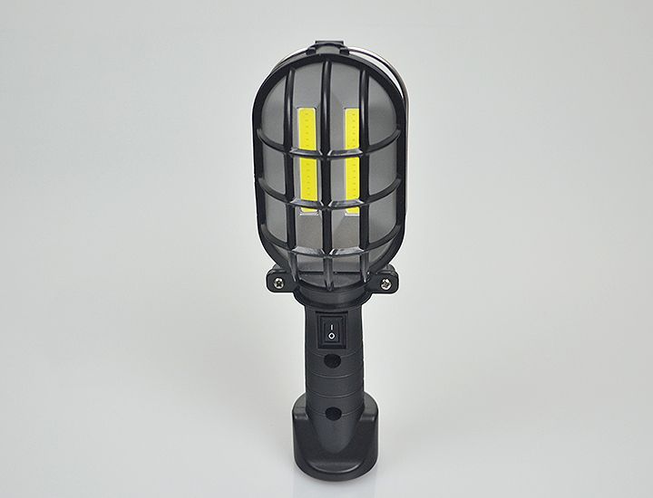 Svietidlo LED s magnetom