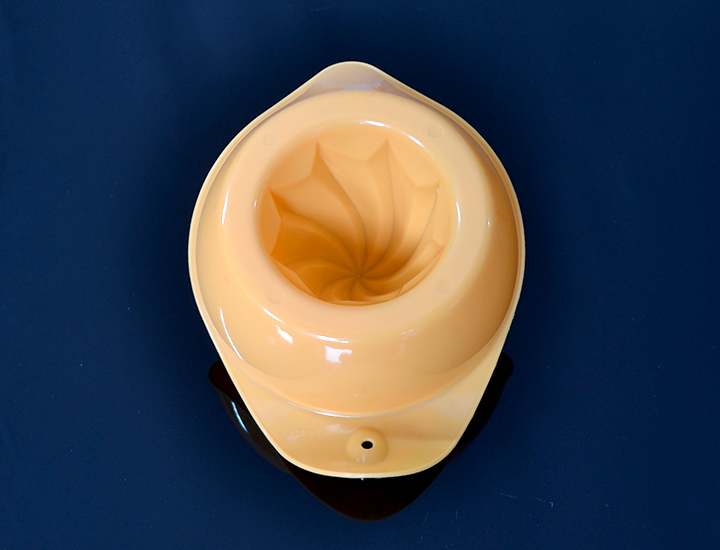 Plastový ručný citrusovač 