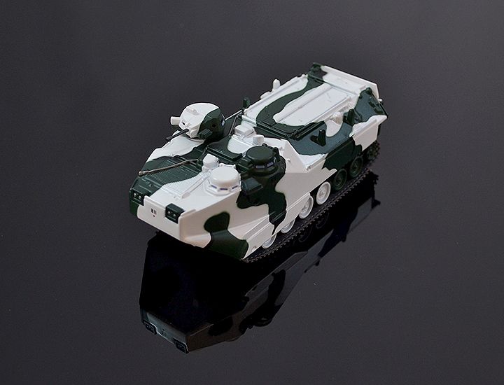Model obrneného transportéra AAVP7A1 1:74