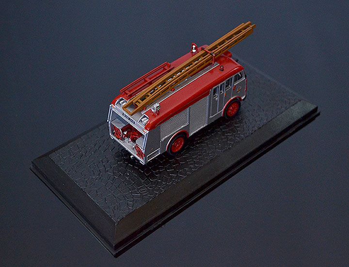 DeAgostini Model veterán Karrier Gamecock 1:72