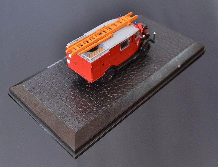 DeAgostini Model veterán Mercedes Benz L-1500 1:72