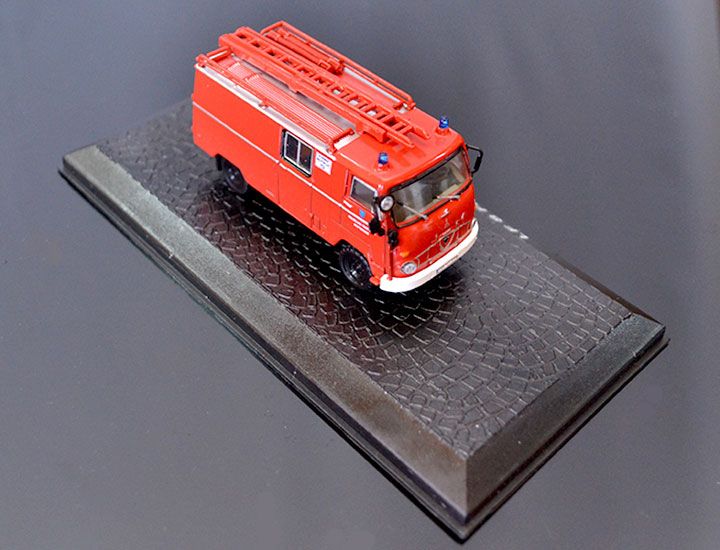 DeAgostini Model veterán FAUN F 24 DL 320-F 1:72