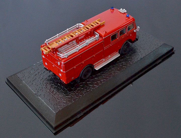 DeAgostini Model veterán Mercedes Benz LPF-311 1:72