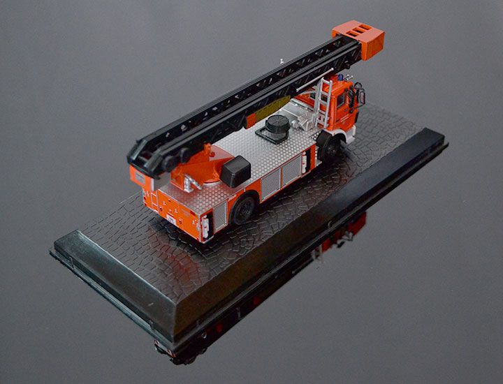 DeAgostini Model veterán Mercedes Benz 1419-F 1:72