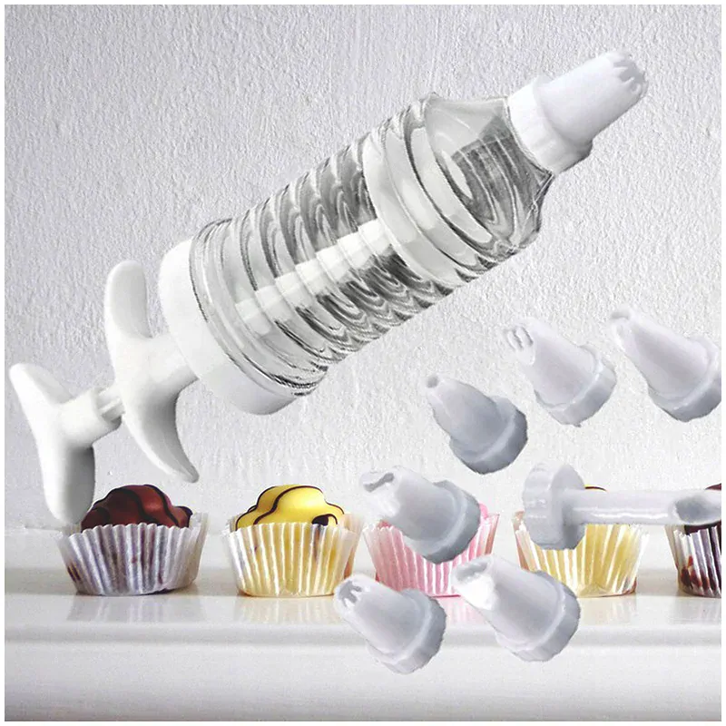 Dekorátor na koláče plastový+ 8 koncoviek