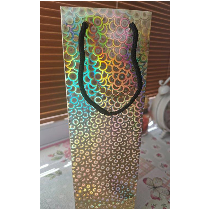 Darčeková taška na alkohol 33 x 10 x 9 cm holografická 