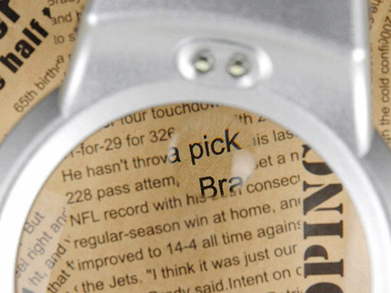 Stolná lupa s podsvietením 2x, 6x