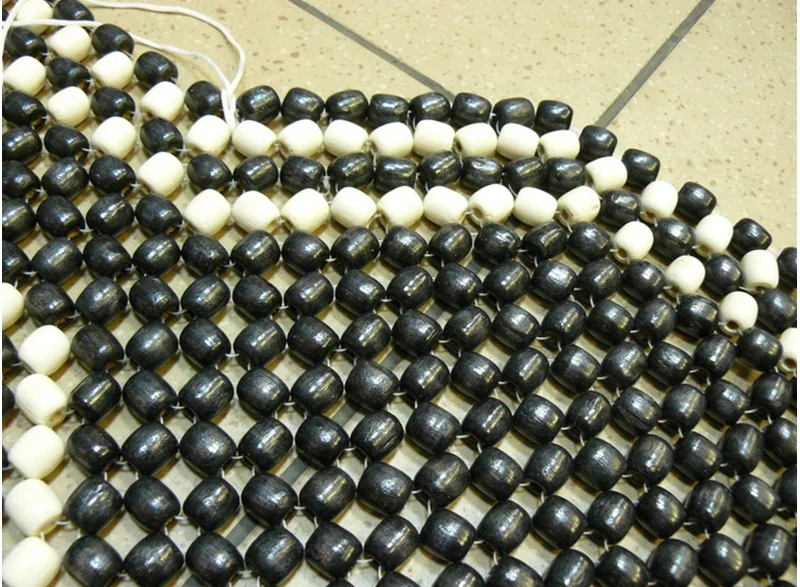 Guličkový poťah na sedadlo do auta tmavohnedý