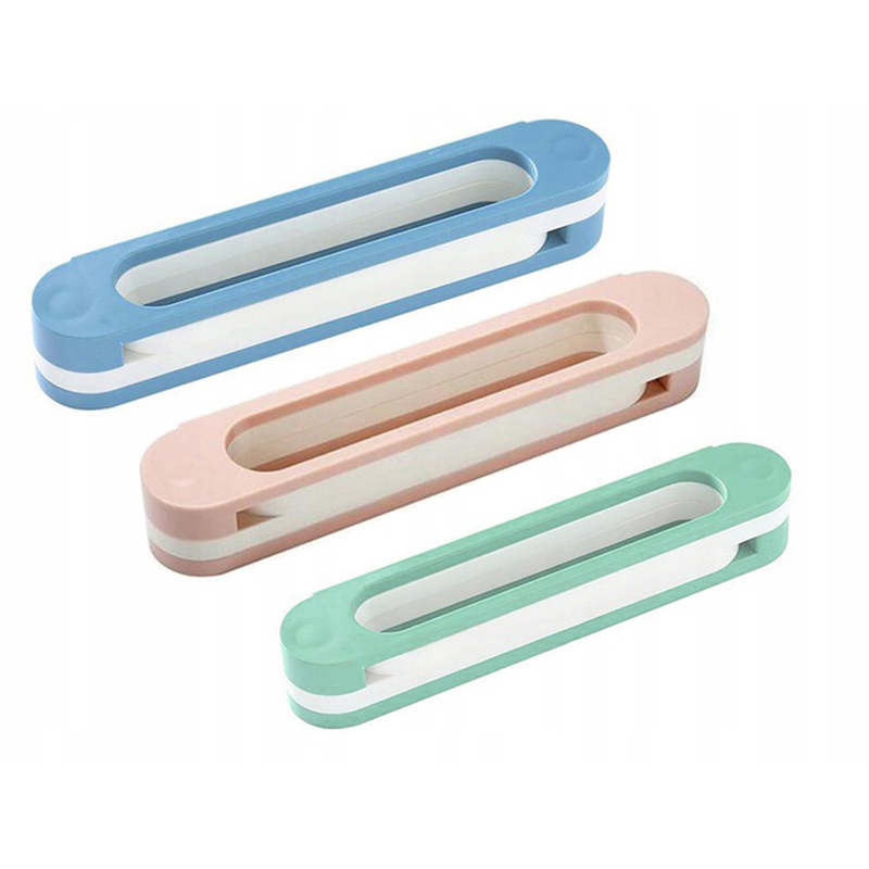 Nástenný vešiak na papuče a uteráky 