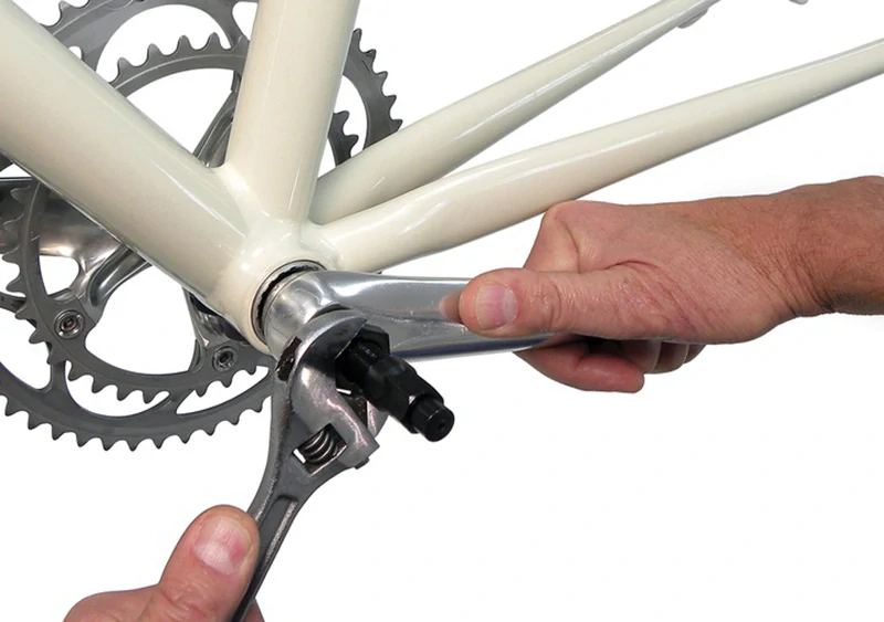 Sťahovák na kľuky bicykla pre štvorhrannú os