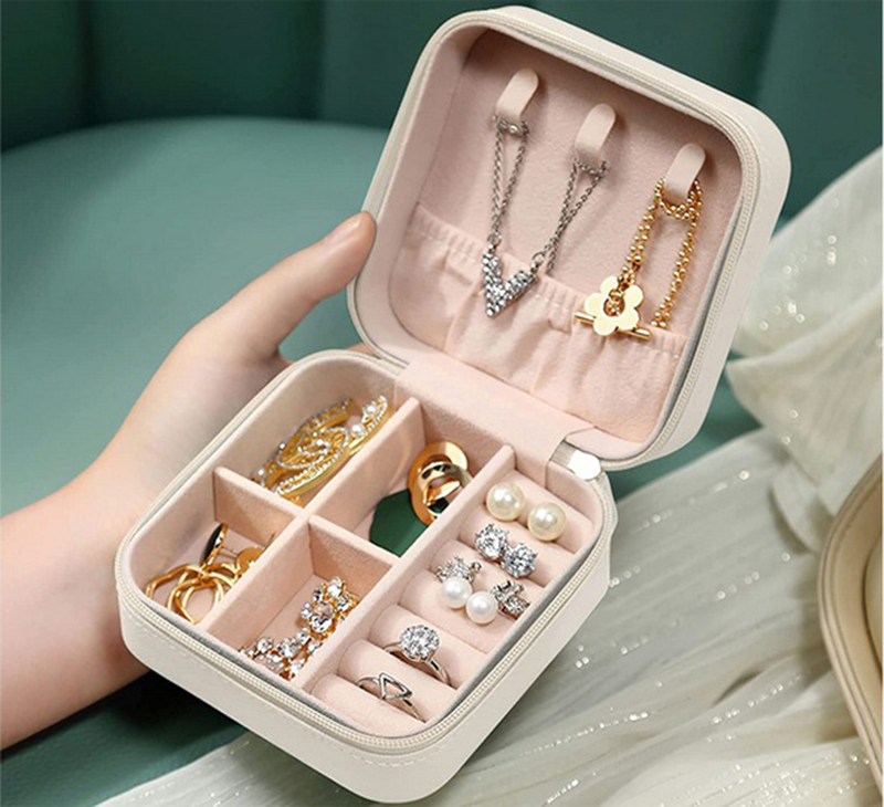 Kufrík na bižutériu 10x10cm