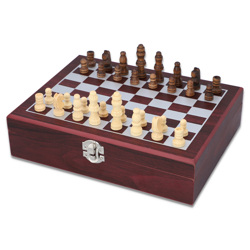 Ploskačka 240ml s pohárikmi a lievikom v darčekovej kazete Chess