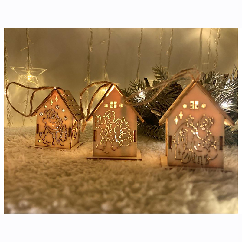 Vianočná LED drevená chalúpka 5,8x4,5 cm