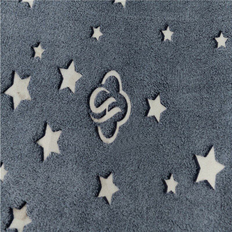 Svietiaca deka 180x150cm sivá