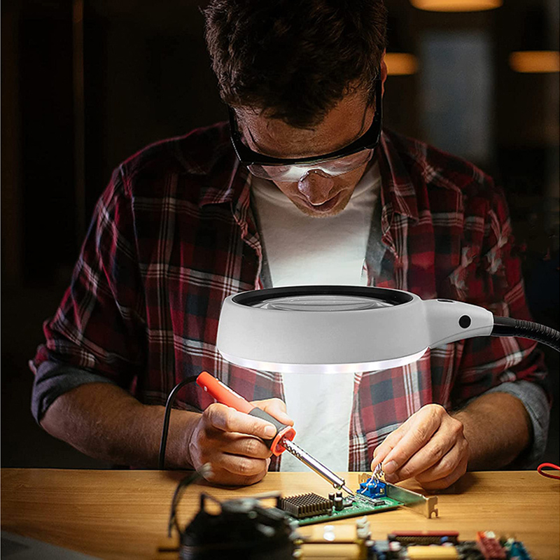 Stolná kozmetická lupa 10x s lampou 21LED