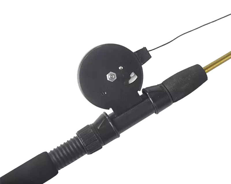 Hračka pre mačku udica s pierkom