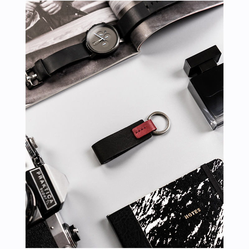 Darčeková sada PETERSON - Peňaženka s príveskom PK-2-N4 čierna/červená