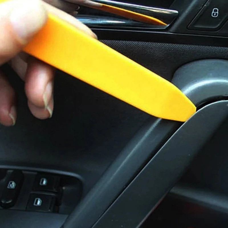 Demontážne kľúče na palubnú dosku a čalúnenie 4ks