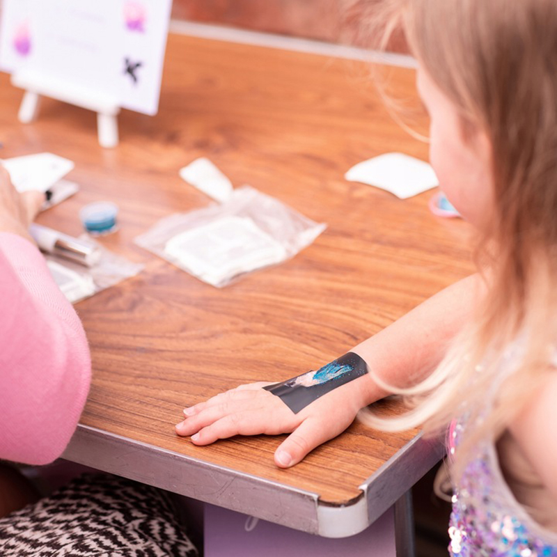 Sada na tetovačky s trblietkami so šablónami